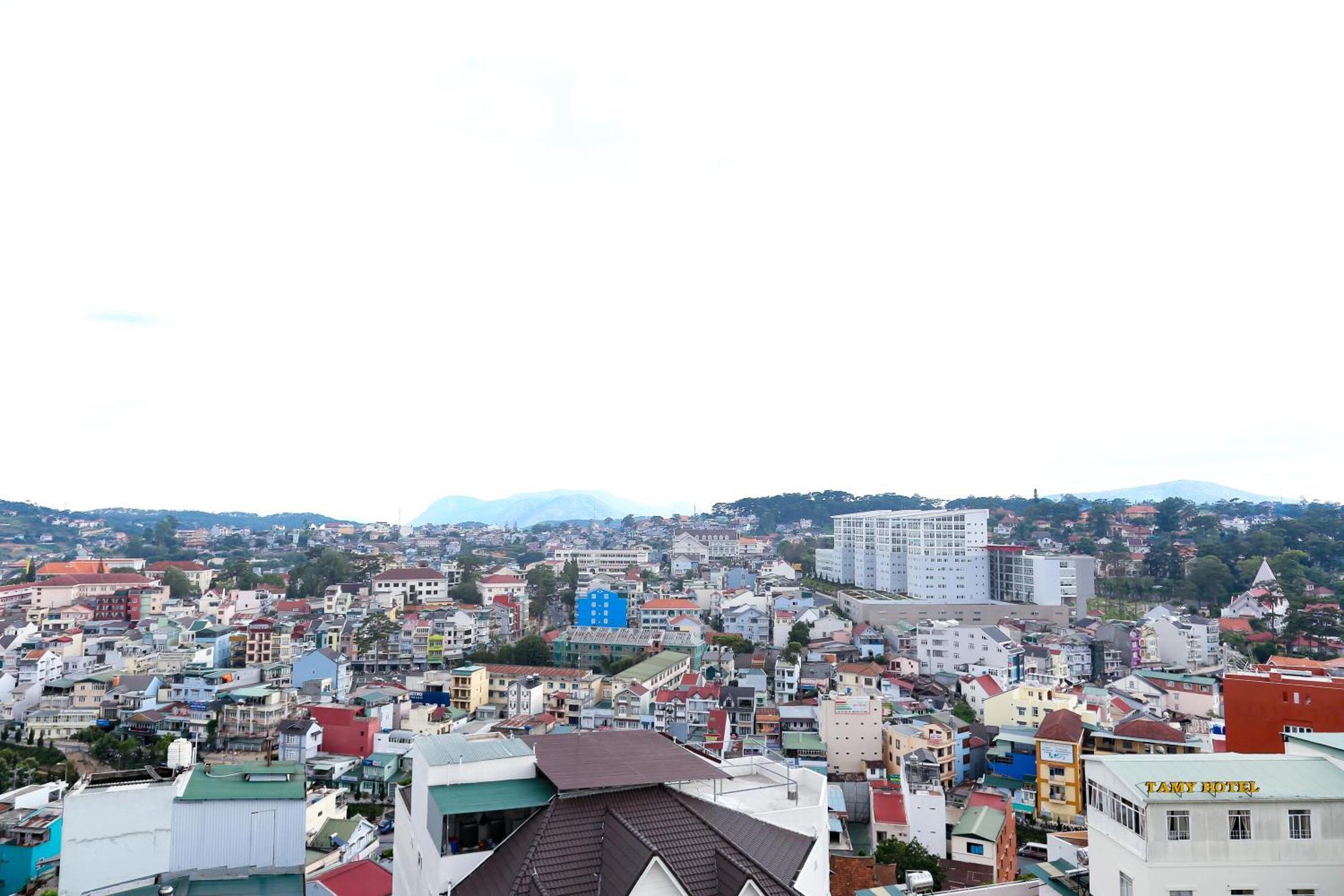 Iris Dalat Hotel Luaran gambar